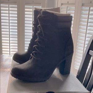 Women’s size 6.5 Timberland’s